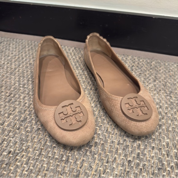 Tory Burch Taupe Cobra Textured Suede Minnie Travel Ballet Flats 7.5 M - Picture 1 of 9